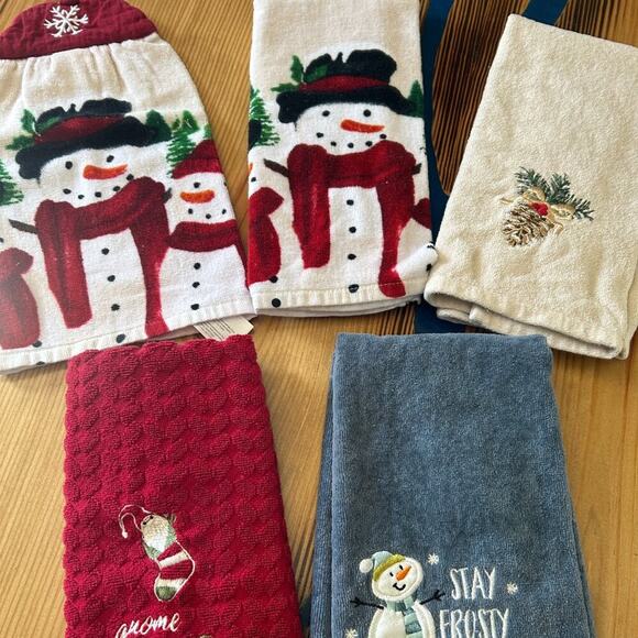 Holiday Kitchen Towels - Lot of 5 - Picture 1 of 6